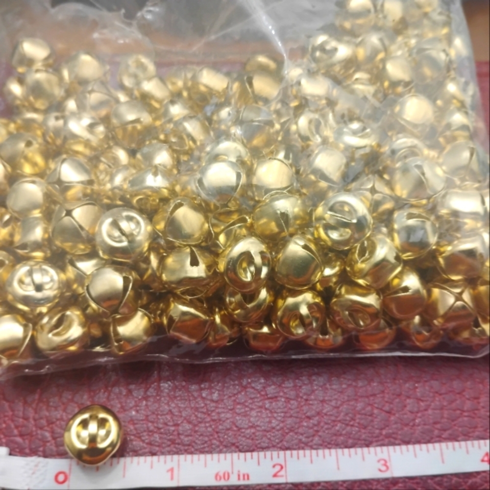 200 Gold Jingle Bells NEW